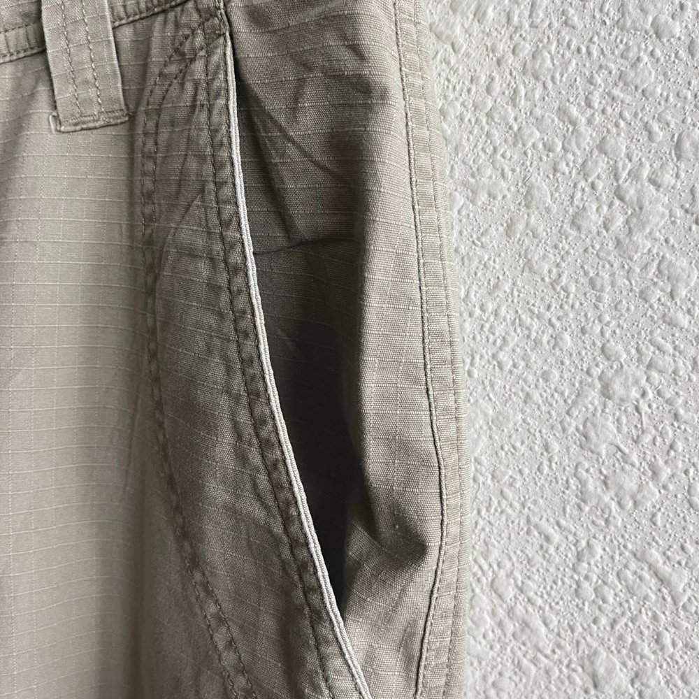 The North Face Women's Almatta Cropped Capri Khaki Pants Size 12 - Picture 6 of 12